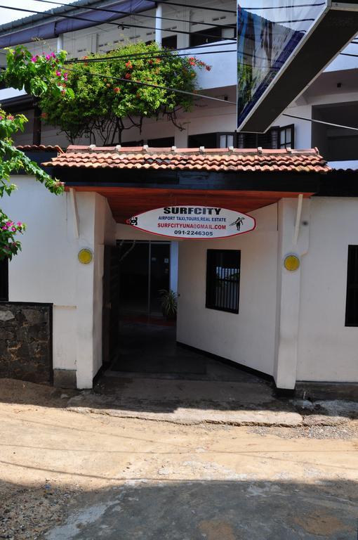 Surfcity Guesthouse Unawatuna Exterior photo