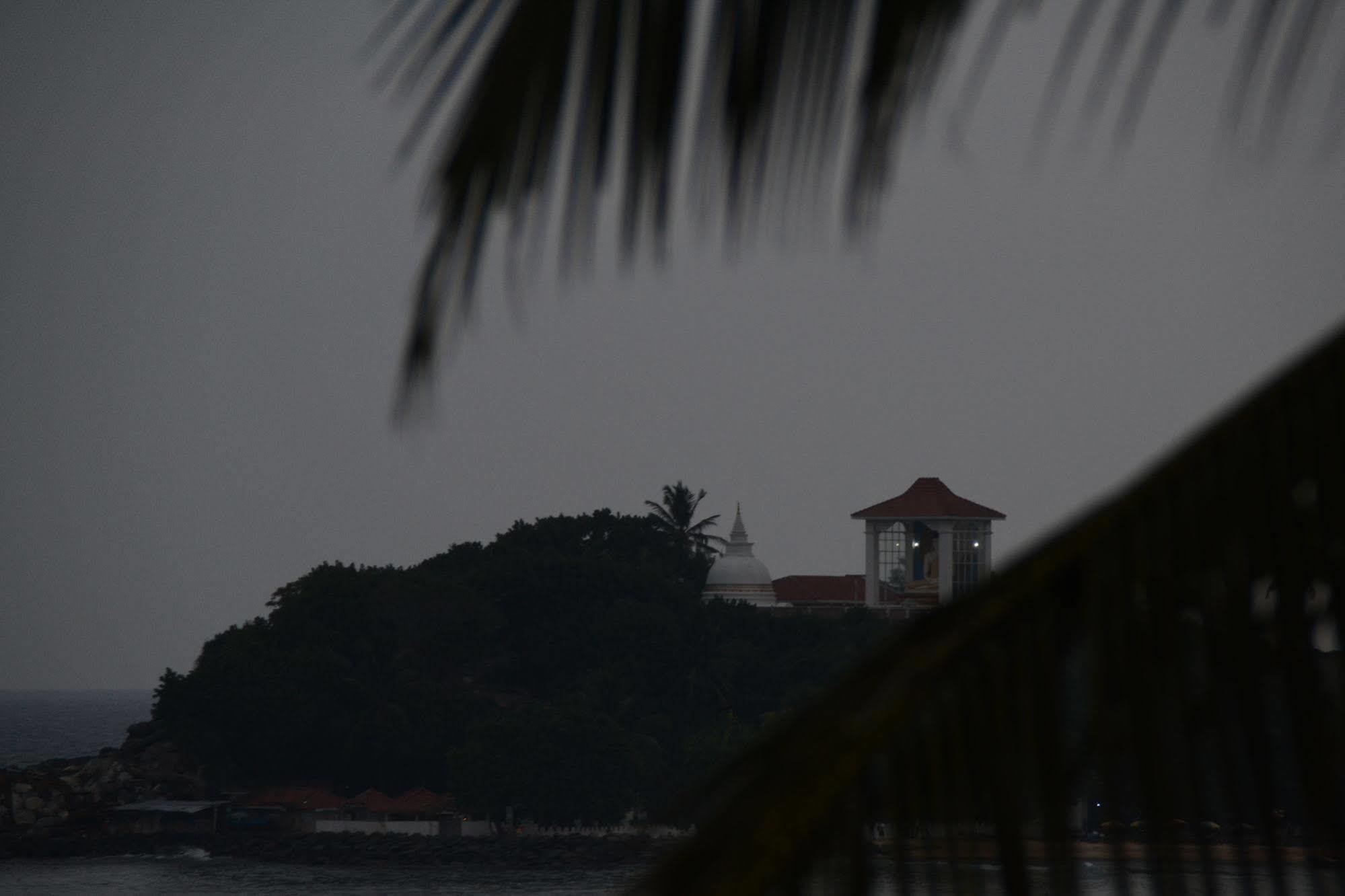 Surfcity Guesthouse Unawatuna Exterior photo